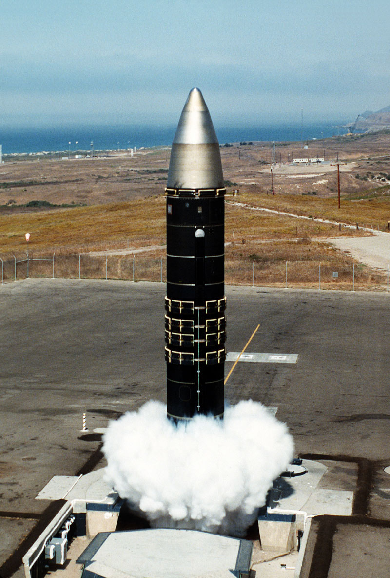 https://www.federazioneufologicaitaliana.org/wp-content/uploads/2019/12/Peacekeeper_missile.jpg